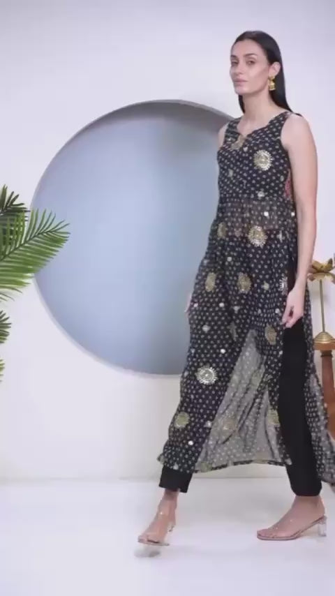 Nyra Cut Bhandej Kurti
