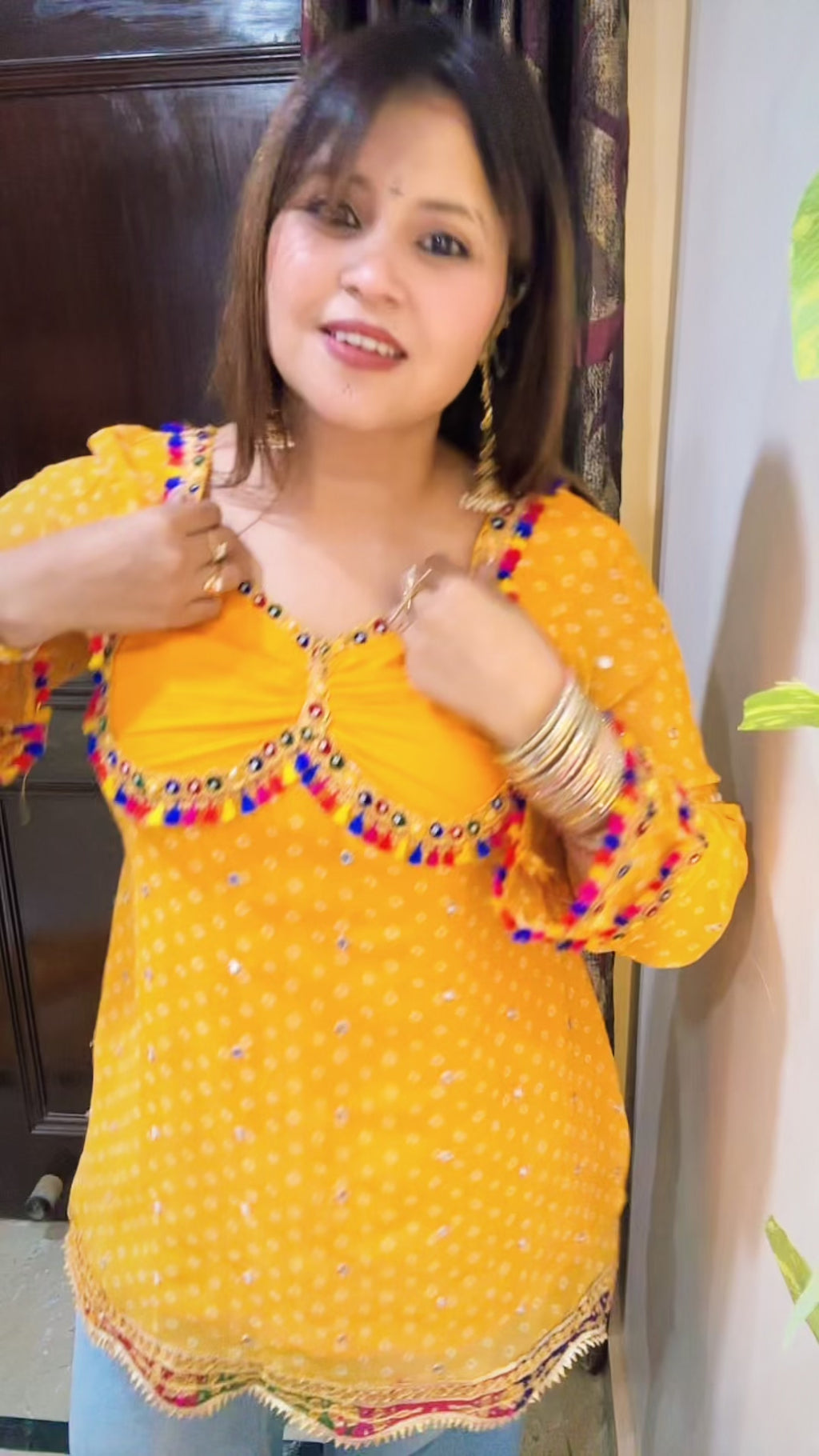 Kesariya Raas Kurti
